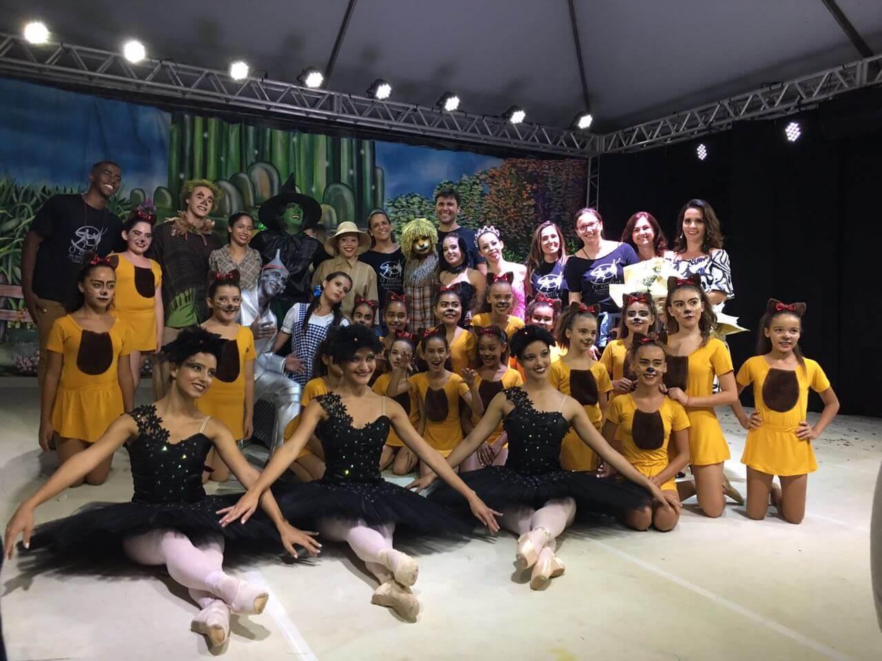 Espetáculo Mágico de Oz apresentado no Castelinho